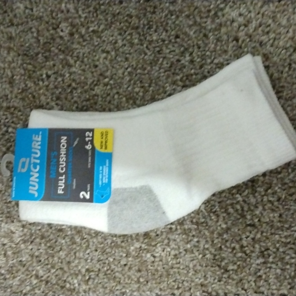 $2 if bundled 2 pairs men's socks